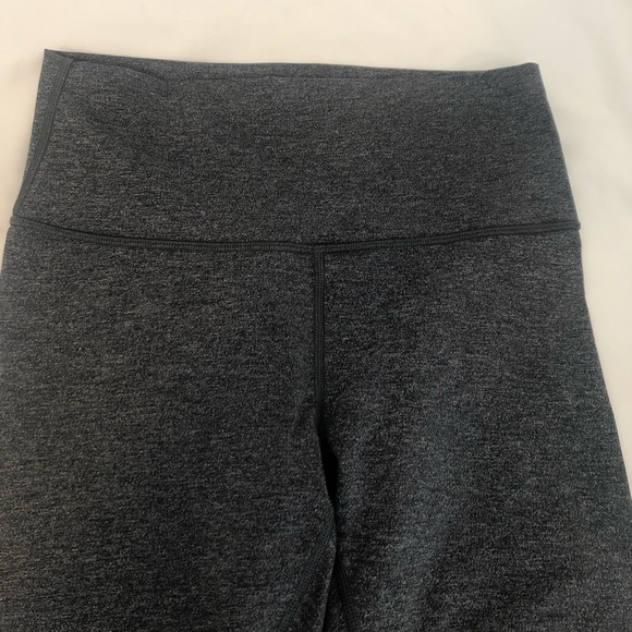 LULULEMON Wunder Under Hi rise crop luxtreme EUC 8 - Picture 4 of 5